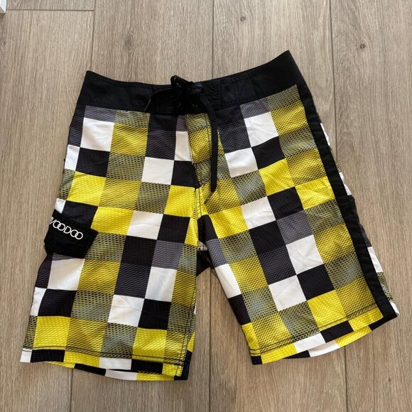 VooDoo Swim Trunks Board Shorts Mens 30 Black Yellow Checked Beach Vacation Pool - Picture 2 of 7